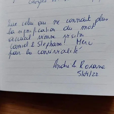 לינה וארוחת בוקר La Majolique נמור